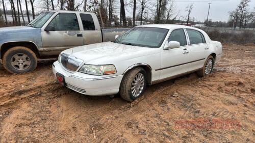 2004 Lincoln Town Car Ultimate