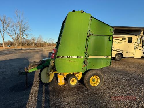 John Deere 435 Hay Baler